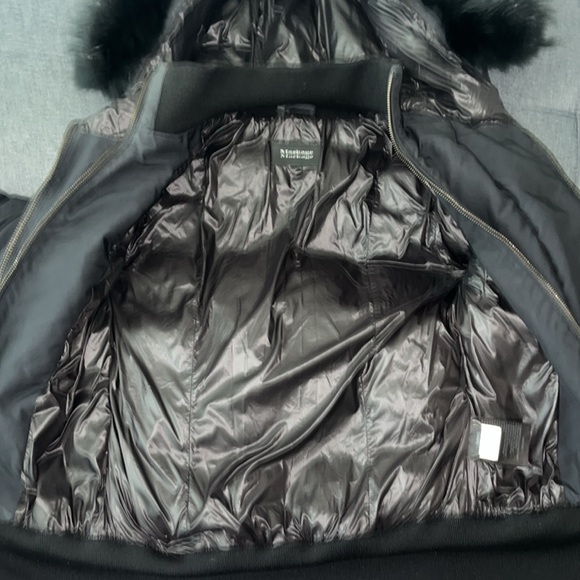 Mackage size small used 🖤🖤 needs minor repair and refresh greatly priced - Picture 10 of 12